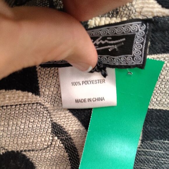 Zashi Geometric Button-Up Shirt - Picture 3 of 4